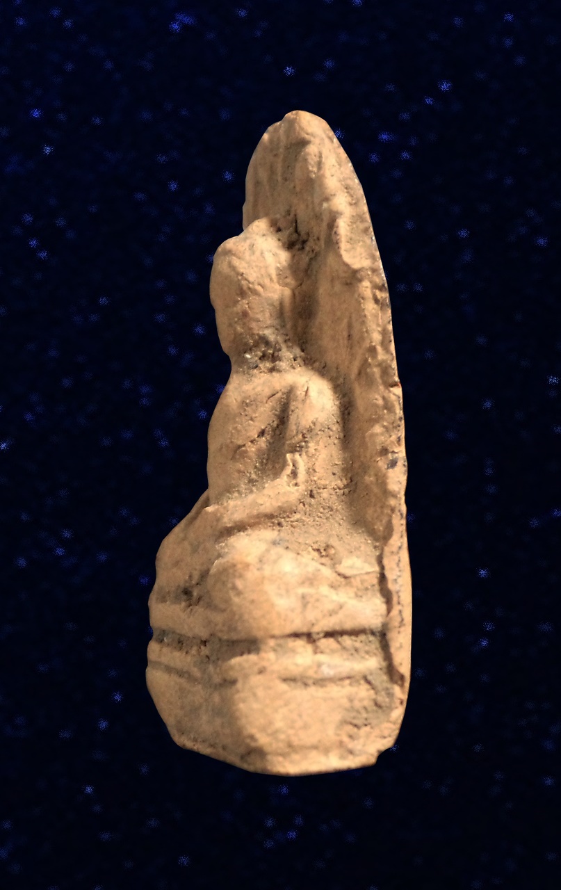 พระรอด เนื้อดิน ลำพูน