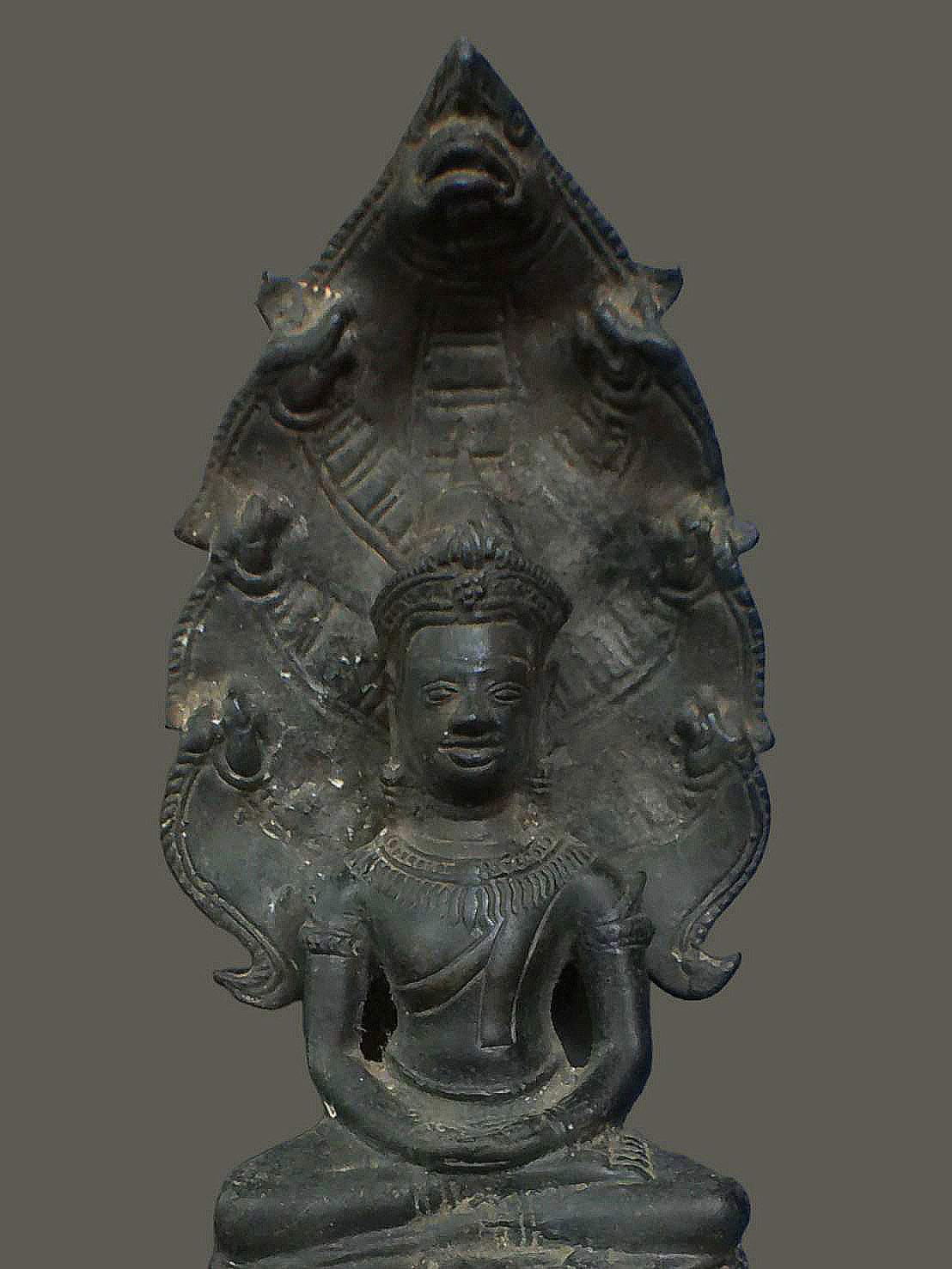 พระบูชา พระร่วงชีโบนั่งนาคปรก (พระนาคปรก) หล่อดินไทย เนื้อทองเหลือง หล่อหนา มีน้ำหนัก ขนาดสูง 13 นิ้ว กว้าง 5 นิ้ว