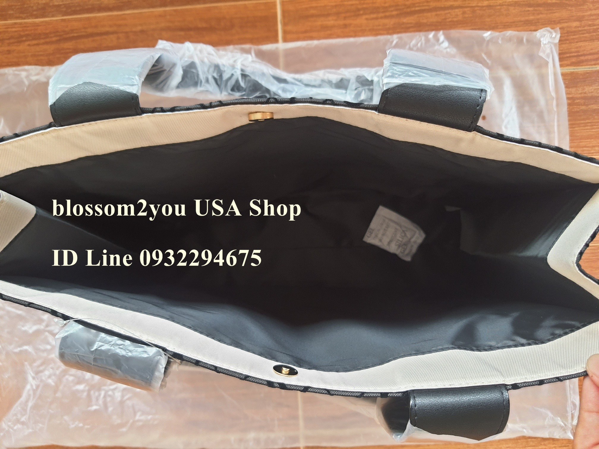 กระเป๋า Victoria's Secret รุ่น Logo Mesh Tote สีดำสวยเรียบหรู