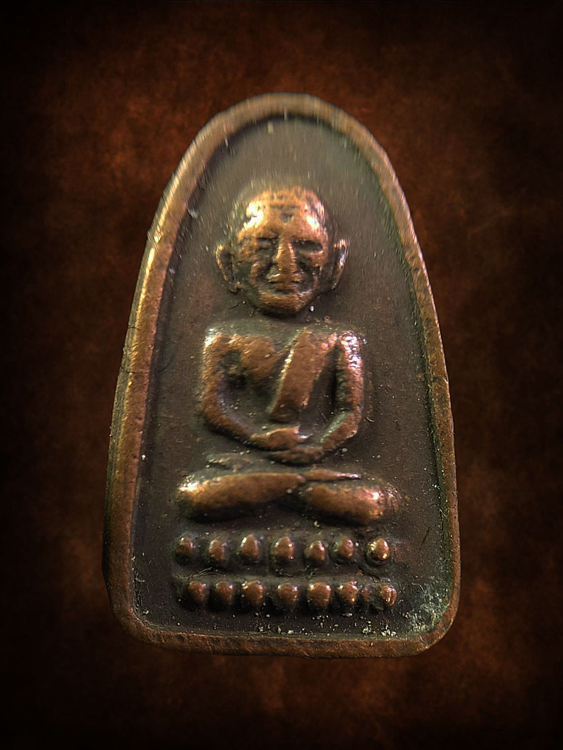 หลวงปู่ทวด หลังนางกวัก วัดช้างไห้ พิมพ์กลีบบัวเล็ก เนื้อทองเเดง (นิยม) ปี 2508 พร้อมกรอบเดิม ร้านทองในจังหวัดปัตตานีสร้างถวาย อาจารย์ทิมปลุกเสกทำพิธี(2)