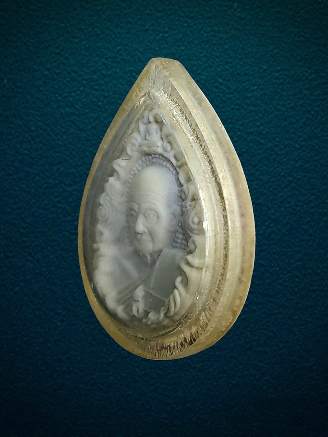 พระผงพิมพ์หยดน้ำ พระครูภาวนารังษี วัดใหญ่ชัยมงคล อยุธยา ปี 2528 ที่ระลึกอายุครบ 84 ปี