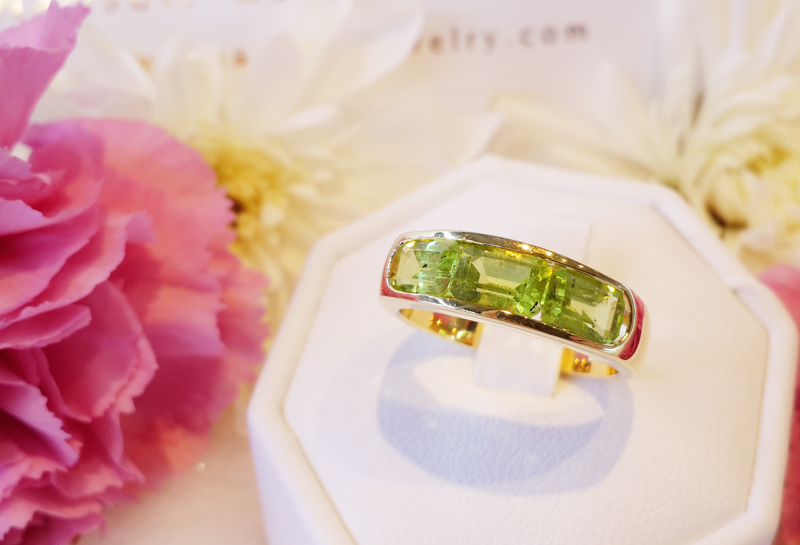 แหวนพลอย Peridot ปอกมีด ดีไซน์เรียบง่าย