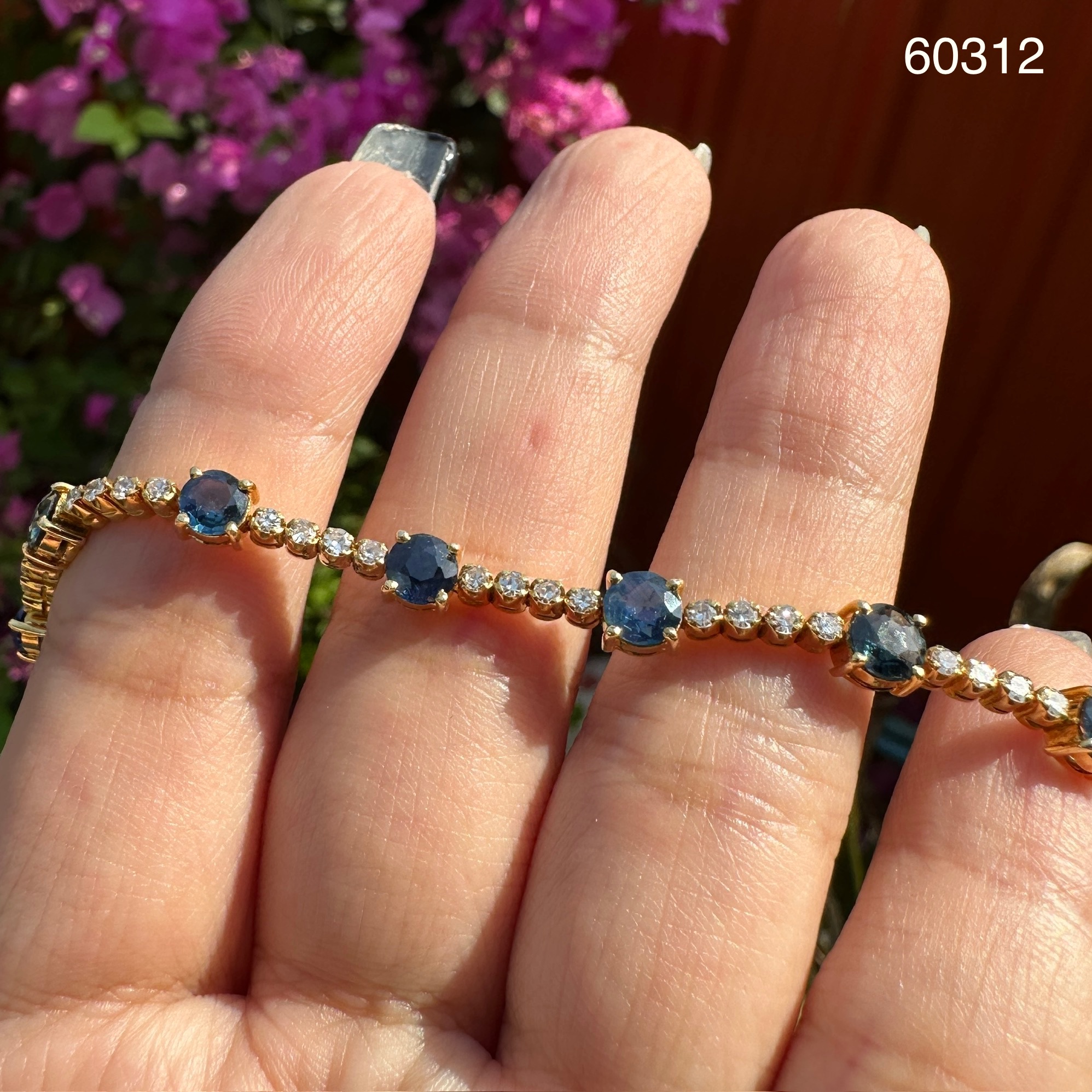 รหัส 60312 สร้อยข้อมือ ไพลิน กาญจนบุรี ฝังเพชรกุหลาบ 48 เม็ด 0.96 กะรัต ทอง90 พร้อม Cert. งานสวยมาก นน. 10.62 g