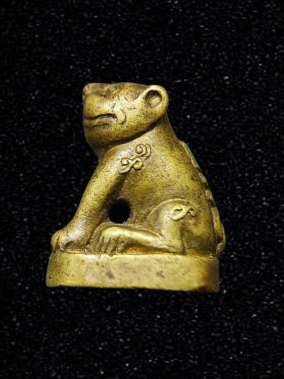 เสือเมตตามหาโชค ครูบาอริยชาติ วัดแสงแก้วโพธิญาณ จ.เชียงราย เนื้อทองเหลือง