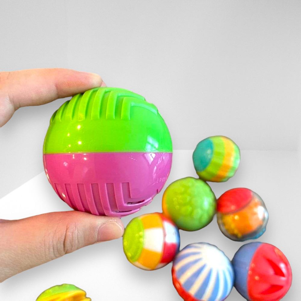 ของเล่นเด็ก ลูกบอล playskool play ชุดของเล่นลูกบอลฝึกประสาทสัมผัส บอลชวนคลานมีกระดิ่ง เขย่ามือ มีเสียงกุ๊งกิ๊งๆ