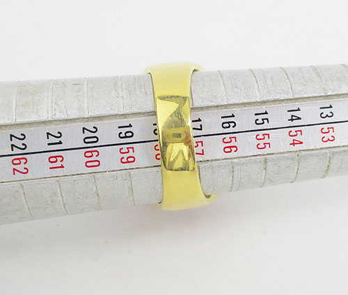 รหัส 54650 แหวน ทับทิม หลังเบี้ย ฉลุลาย ล้อมเพชร 30 เม็ด 0.60 กะรัต ทอง90 งานสวยมาก นน. 16.26 g