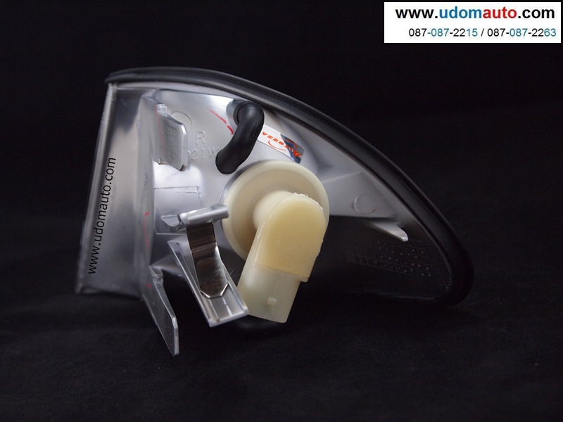 เสื้อไฟเลี้ยวมุม BMW E46 (รุ่นตาตก) สีขาว