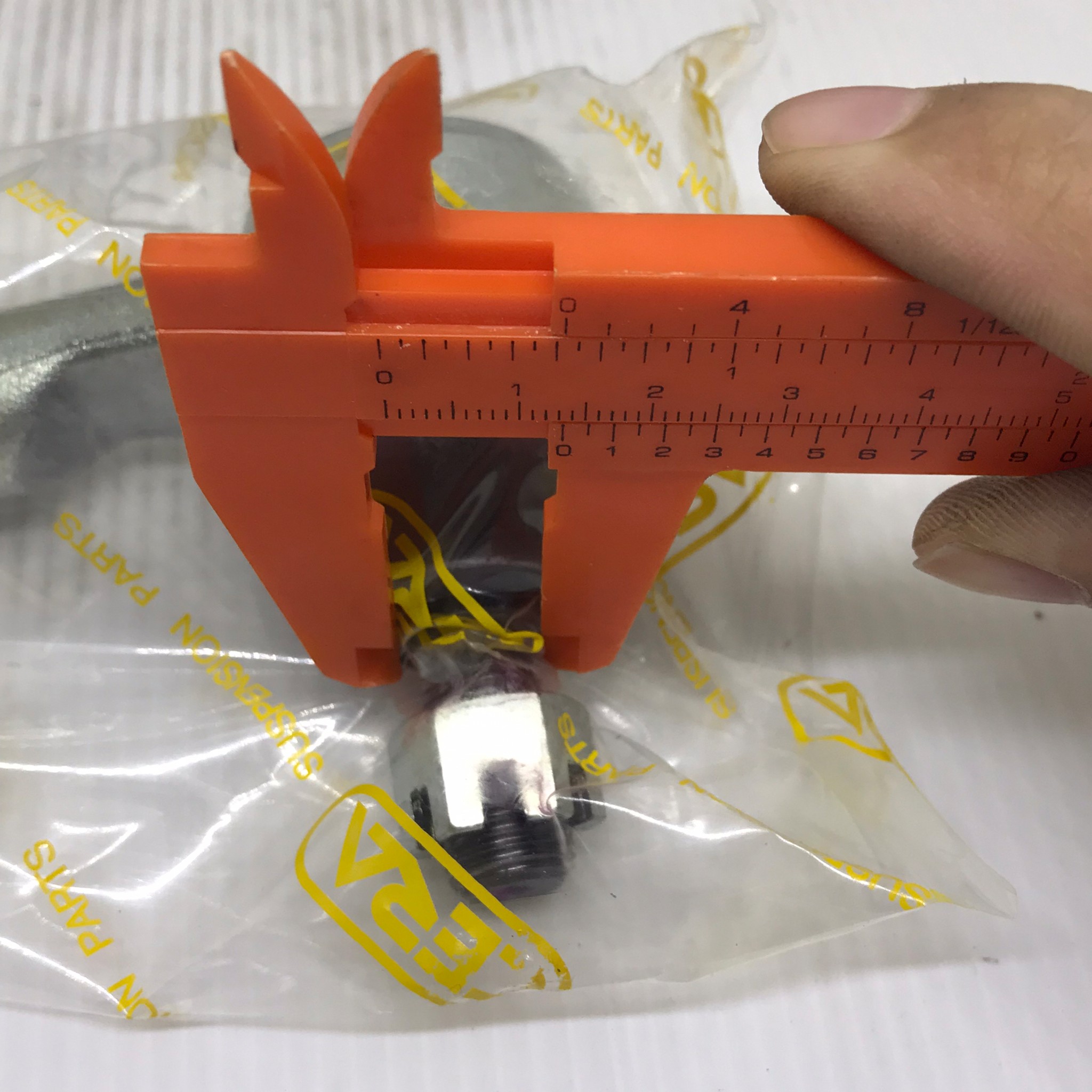 ลูกหมากคันชัก HONDA HRV ปี 2014-On ฮอนด้า / เบอร์ CE-6321 / H53540-T7J-003 / H53560-T7J-003 / ยี่ห้อ CERA (TIE ROD END) 1 คู่