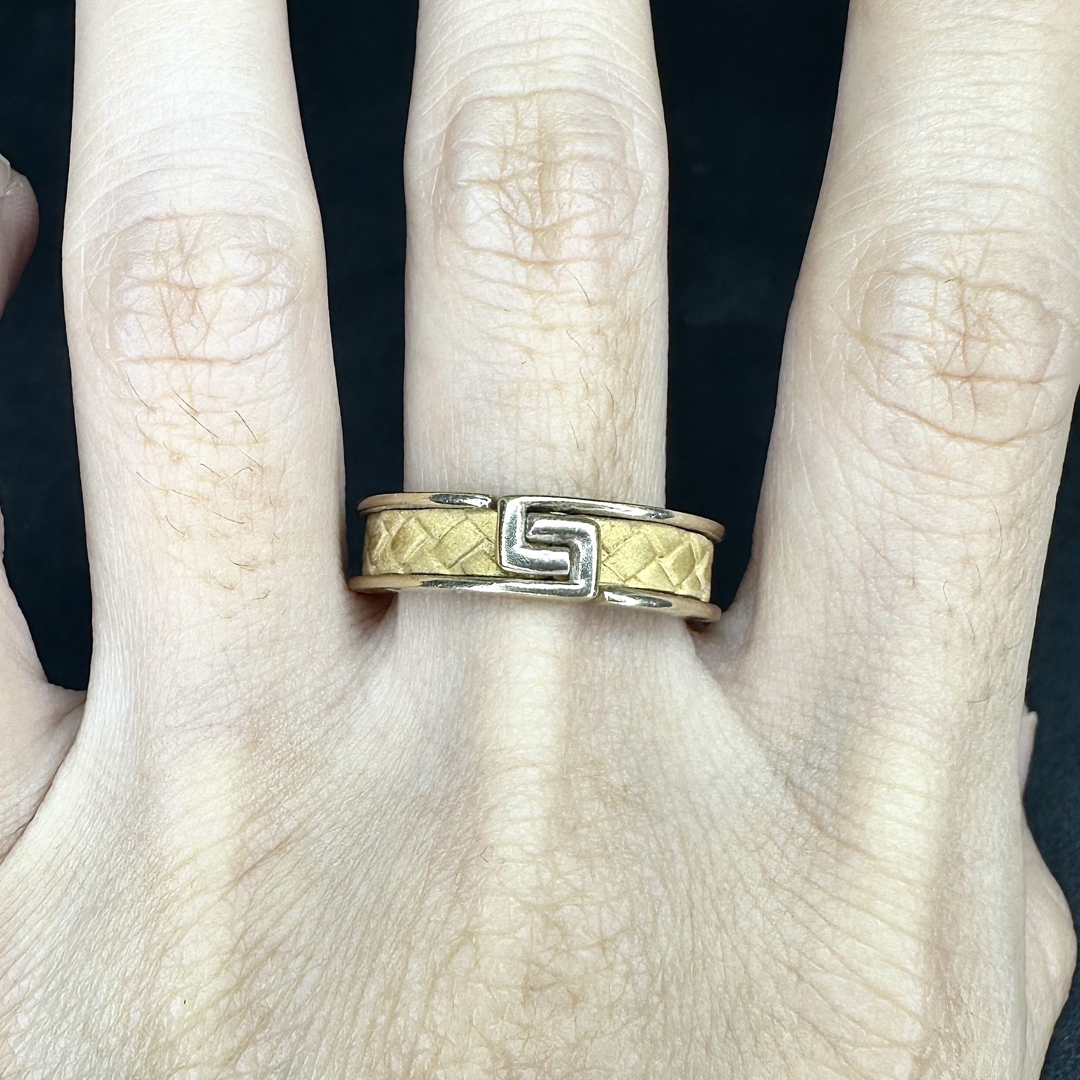 รหัส 62543 แหวน Gold Master ทอง24K + 18K ลายGucci ตอก LOVE FOREVER ปี 2001 size 58 นน. 9.32 g