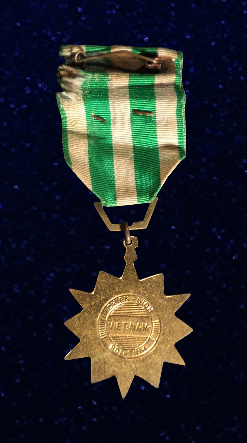 เครื่องราชอิสริยาภรณ์ต่างประเทศ(เวียดนาม)เนื้อกะไหล่ทองลงยา ค.ศ.1960