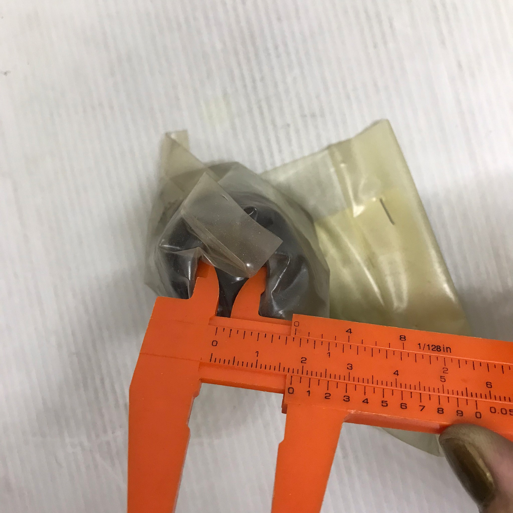 (แท้ศูนย์) (1ตัว) บู๊ชปีกนก MAZDA / FORD FORD RANGER 2WD, 4WD ตัว บน / มาสด้า ฟอร์ด / ไฟเตอร์ เรนเจอร์ / UPPER / ARM BUSHING / ยี่ห้อ MAZDA / เบอร์ UH71-34-470 /