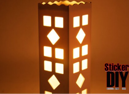 โคมไฟแต่งบ้าน แบบตั้งโต๊ะฉลุลาย SHAPES สีขาว