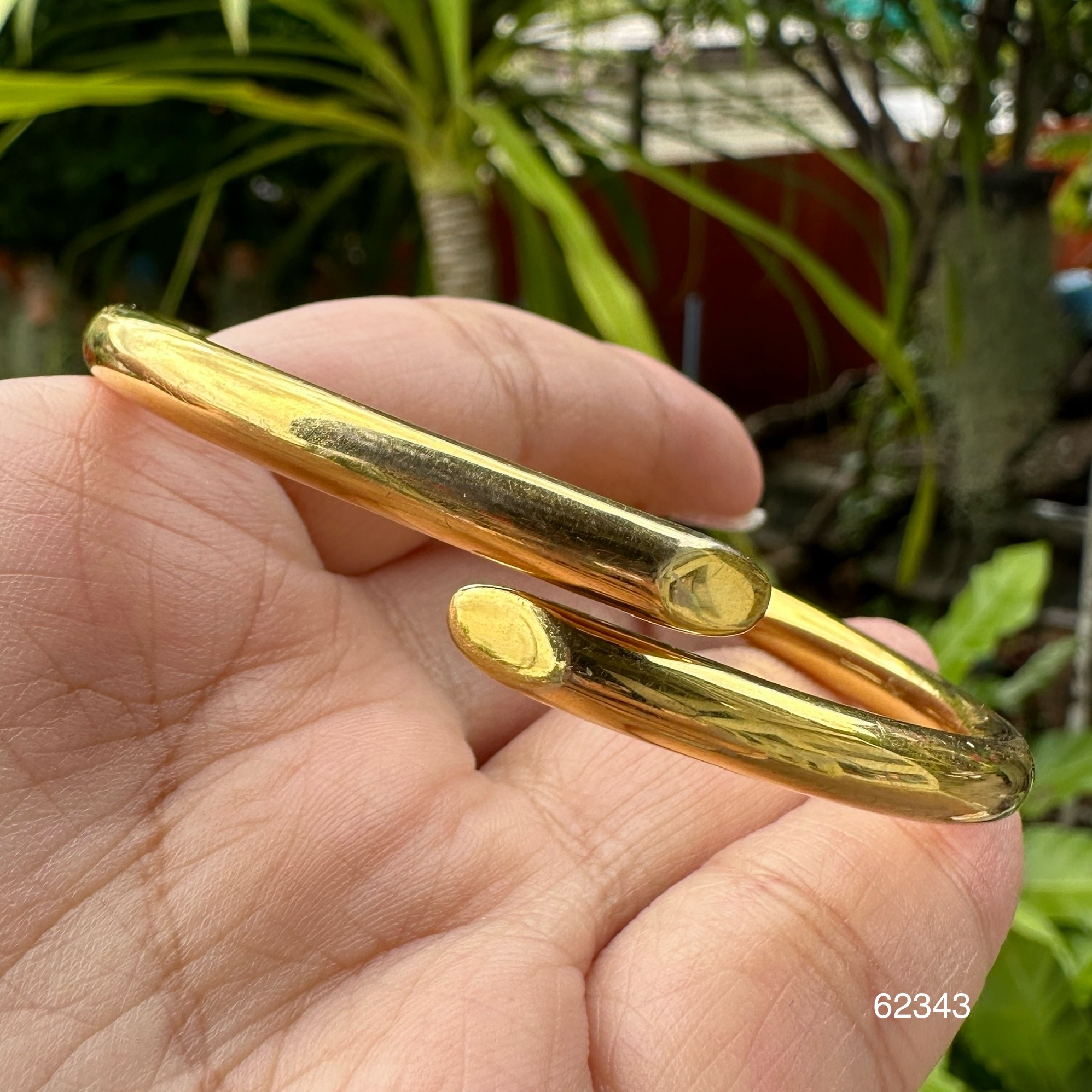 รหัส 62343 กำไล สปริง หลอดเกลี้ยง ทอง18K ความกว้าง 5.60 ซม. งานสวยมาก นน. 12.86 g