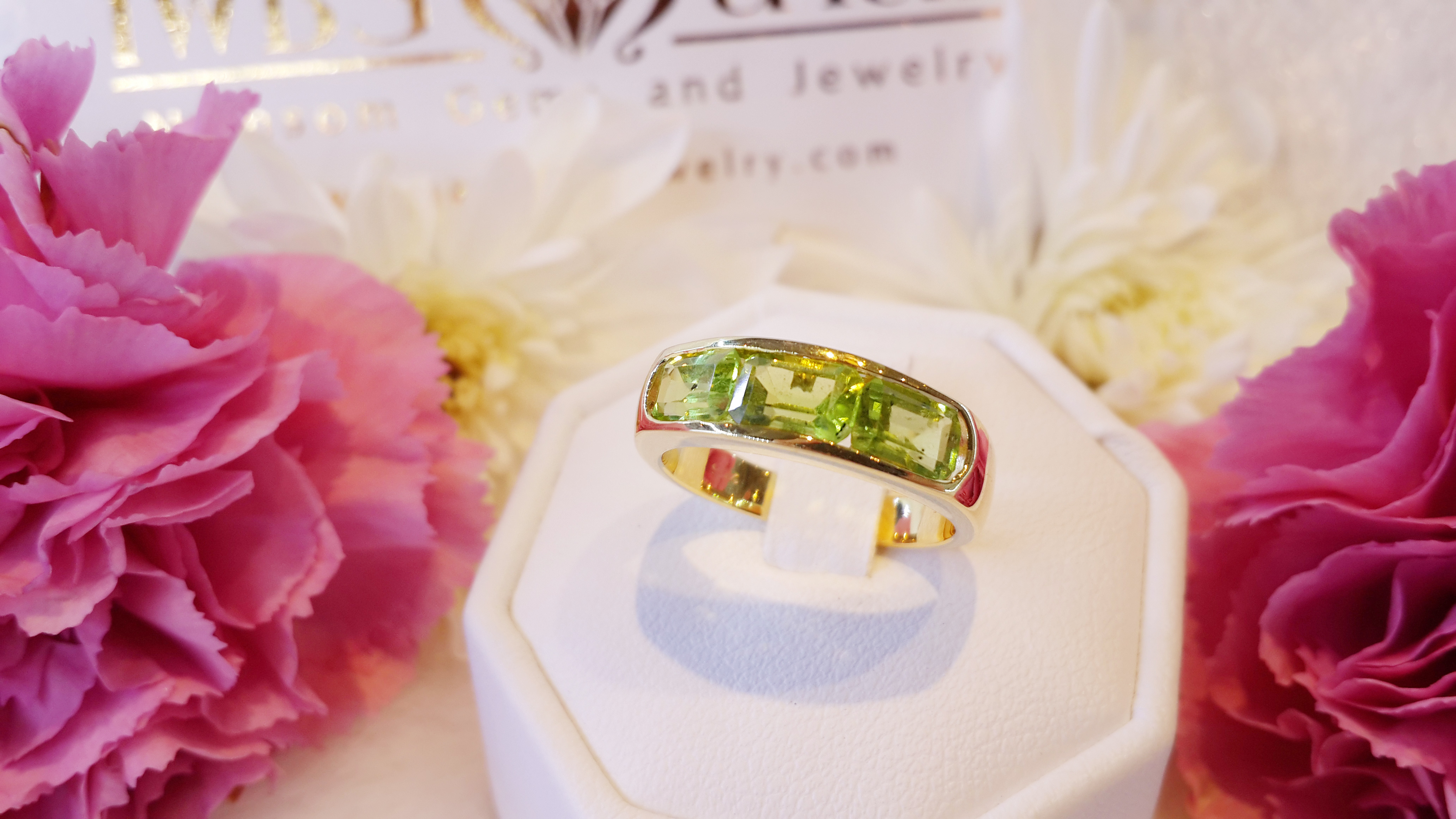 แหวนพลอย Peridot ปอกมีด ดีไซน์เรียบง่าย