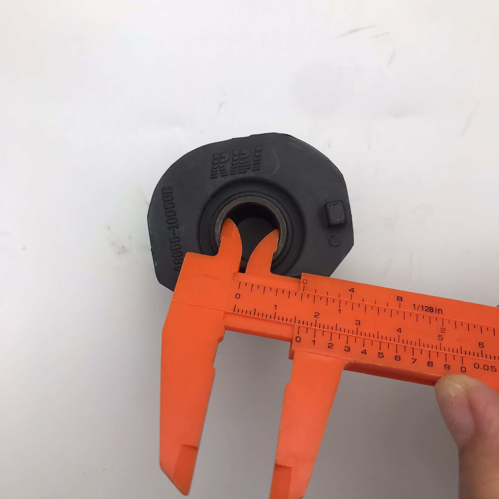 (1ตัว) บู๊ชปีกนก TOYOTA ตัวล่าง ตัวใหญ่ SOLUNA ปี 2000 / 5AFE ตัว ล่าง โตโยต้า โซลูน่า / LOWER / BIG ARM BUSHING ยี่ห้อ RBI / เบอร์ 48655-10050B /