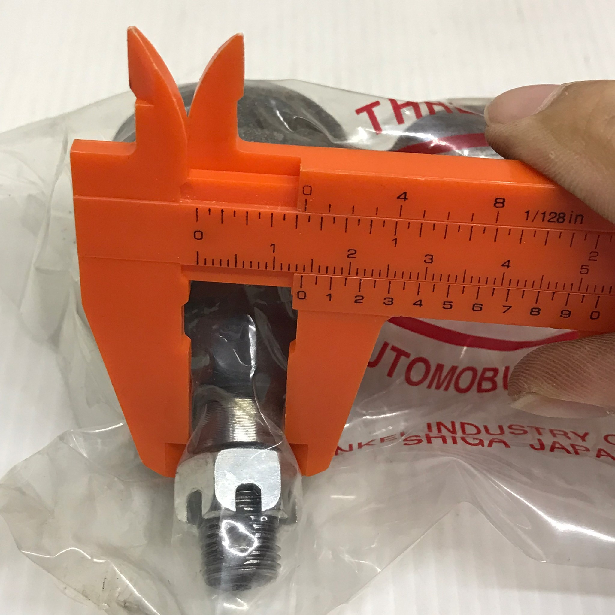 ลูกหมากคันชักยาว MAZDA / FORD FIGHTER / RANGER 2WD, 4WD มาสด้า ฟอร์ด ไฟเตอร์ เรนเจอร์ / เบอร์ SEI-1532 / ยี่ห้อ 555 / Three Five (TIE ROD END) 1 คู่ (INDINESIA)