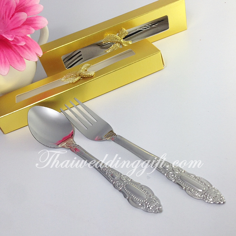 ช้อนส้อมกินข้าว แพ็คกล่องทอง พร้อมป้ายชื่อ