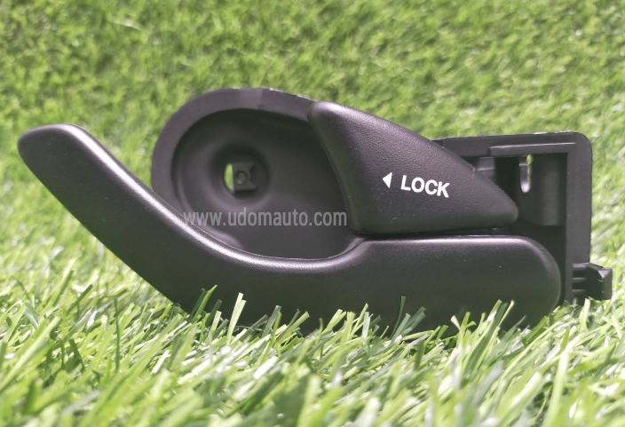 มือเปิดประตูรถด้านใน ESCAPE, TRIBUTE '02-06 (สีดำ)