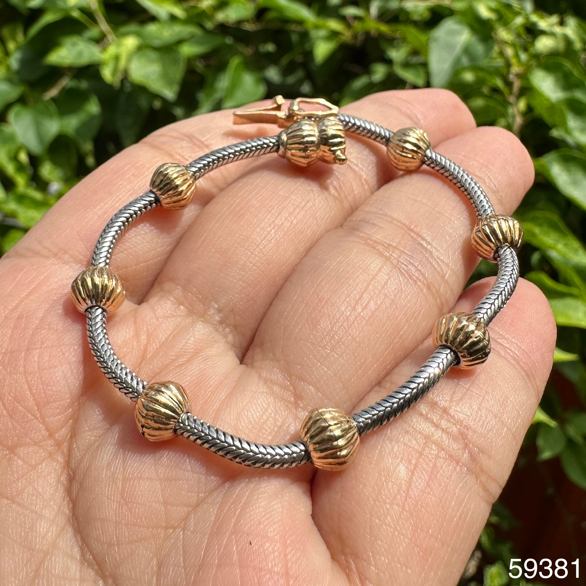 รหัส 59381 สร้อยข้อมือ เงิน ลายกระดูกงู คั่นเม็ดทอง18K งานสวยมาก นน. 8.88 g