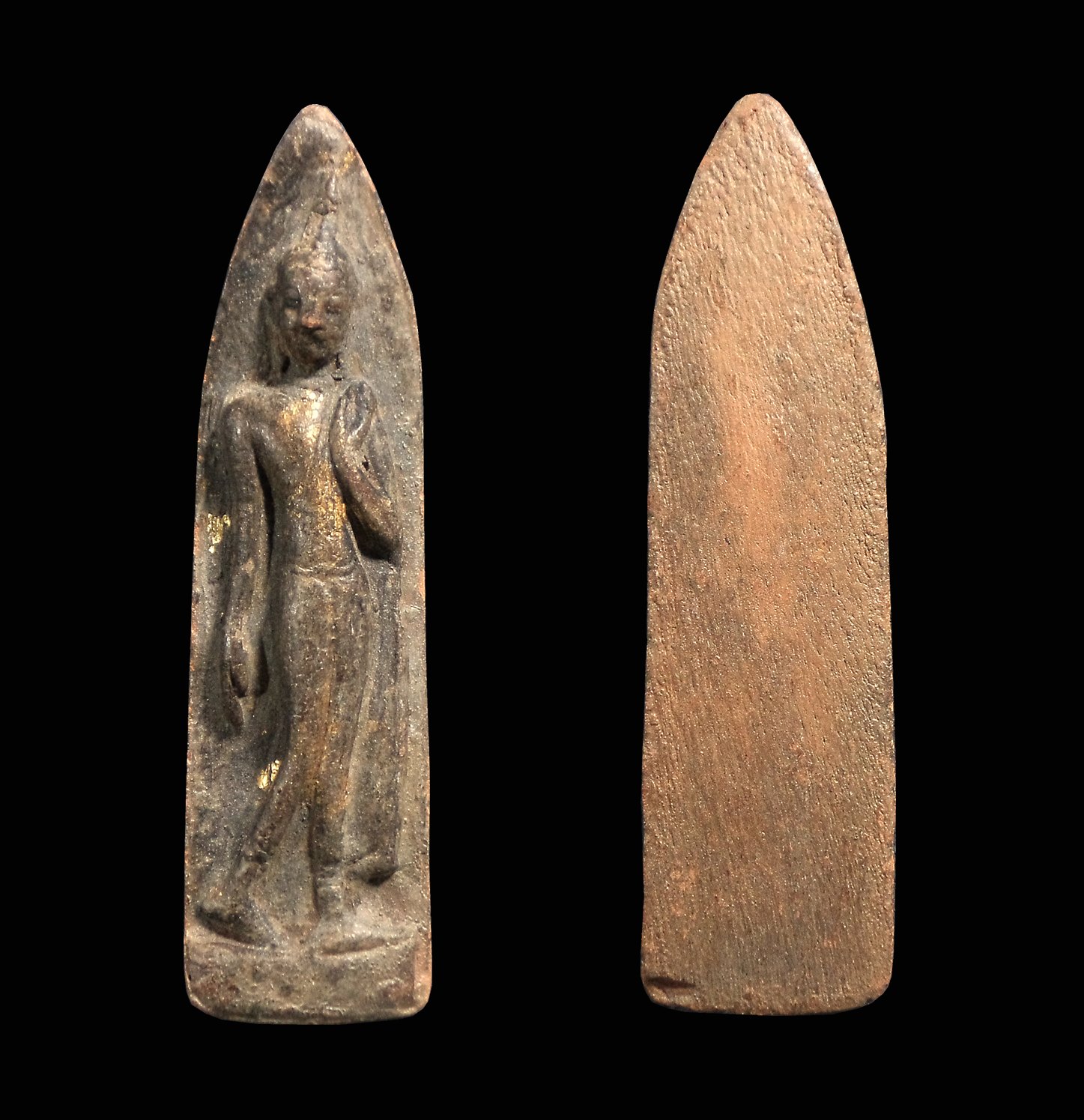 พระลีลาถ้ำหีบ เนื้อดิน