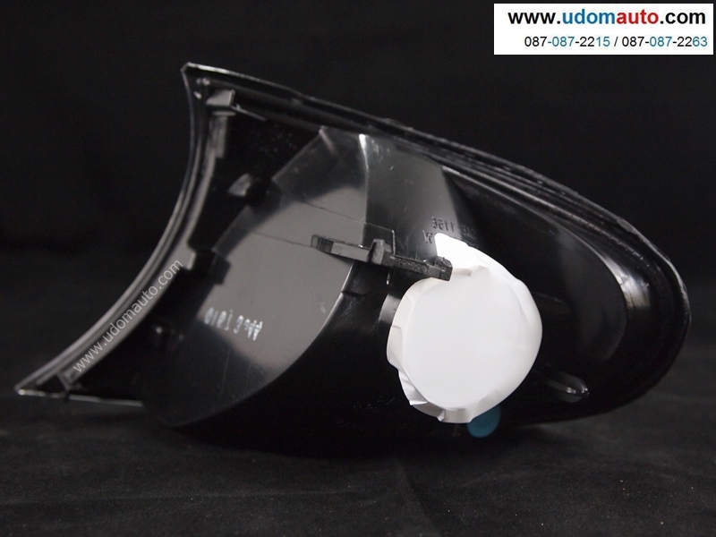 เสื้อไฟเลี้ยวมุม (รุ่นตายก) BMW E46 สีขาว