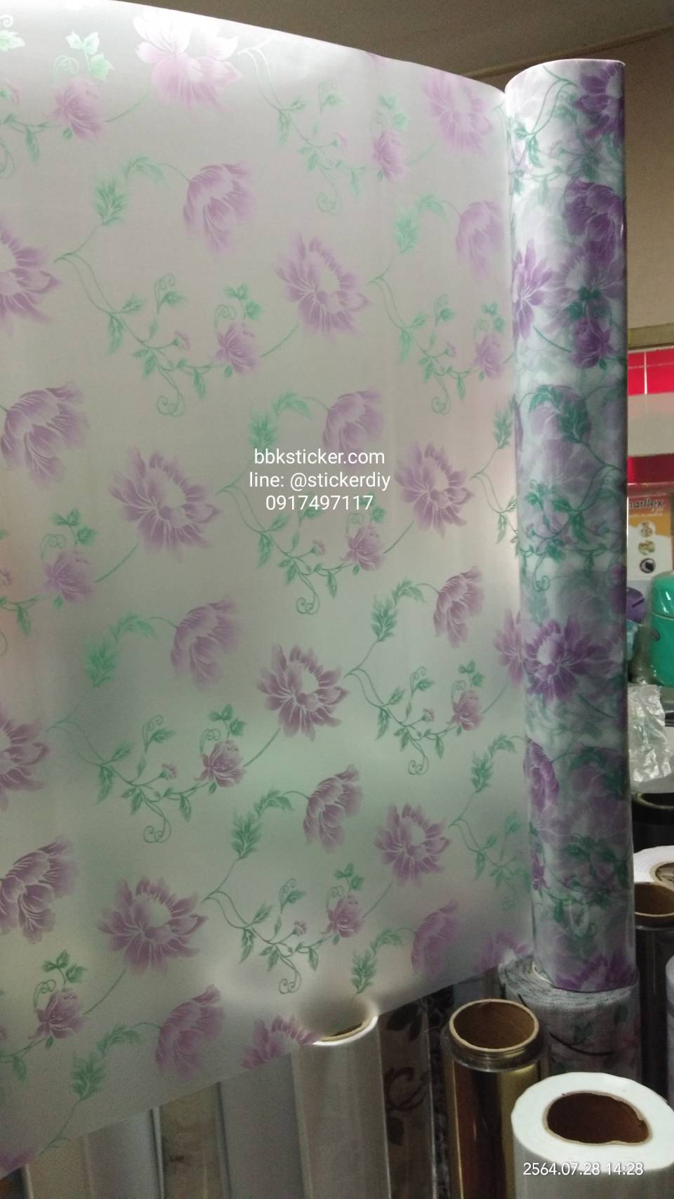 สติ๊กเกอร์ฝ้าติดกระจก แบบมีกาวในตัว แนวธรรมชาติ "Violet flower" หน้ากว้าง90cm. เมตรละ 89 บาท