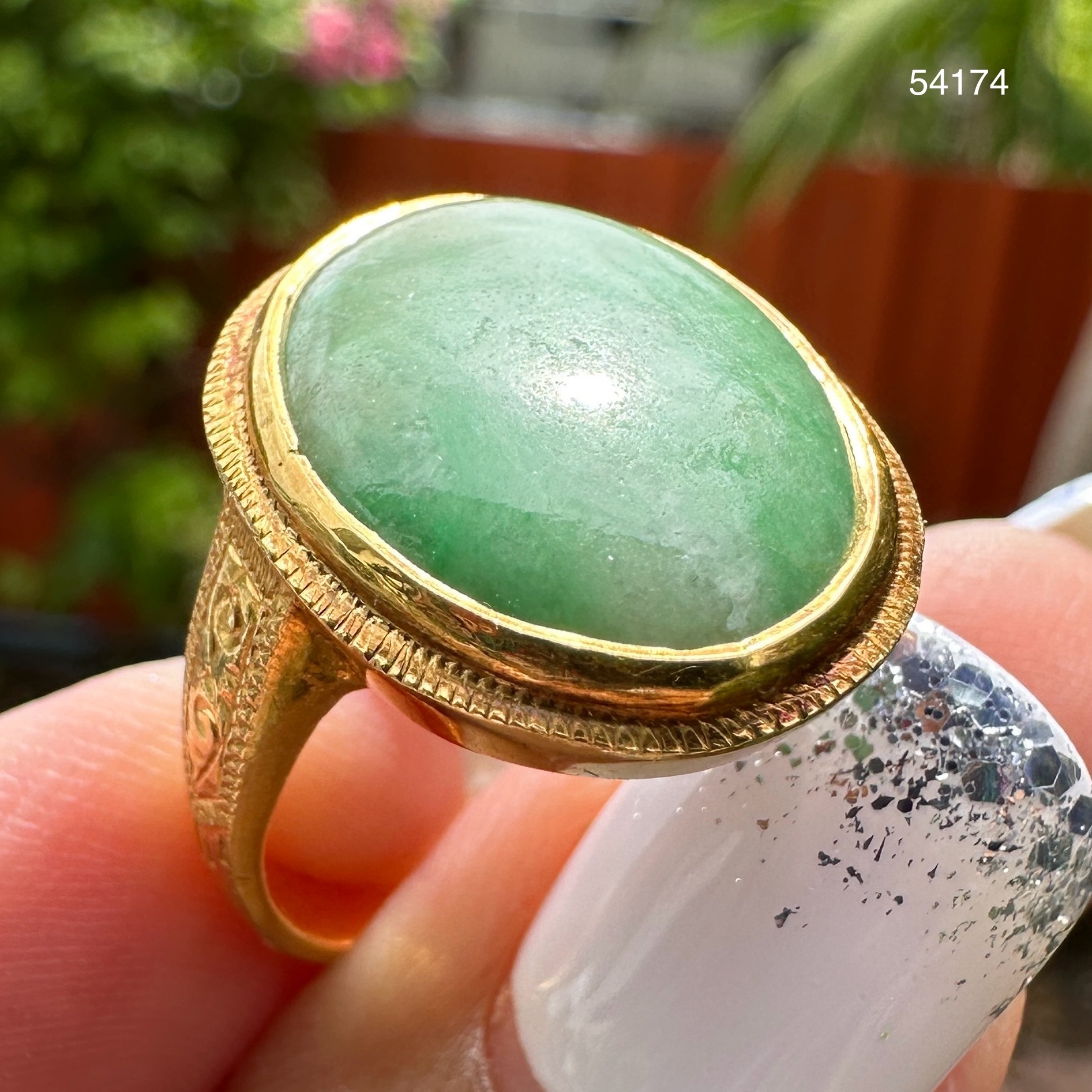 รหัส 54174 แหวน หยก หลังเบี้ย แกะลาย ทอง90 งานเก่า หลุดจำนำ สวยมาก นน. 8.26 g