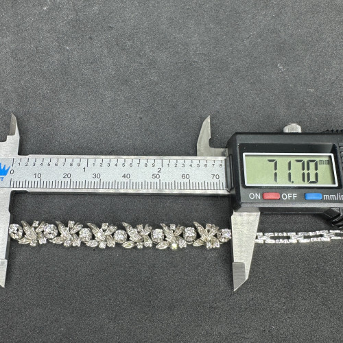 รหัส 63476 สร้อยข้อมือ เพชร 7/0.70 ct ฝังเพชรกุหลาบ 35/0.35 ct งานปาหะ ความยาว 17.50 ซม. นน. 14.32 g