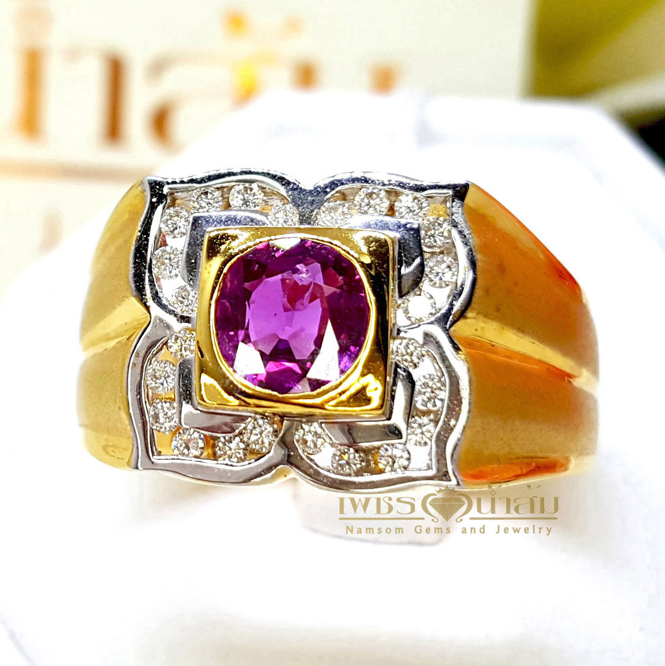 แหวนพลอยทับทิม Ruby ทรงไทยลายประจำยาม เป็นสัญลักษณ์ยามรักษาการณื เพื่อป้องกันผู้ที่คิดมิดีมิร้าย โดวยสามารถนำไปงคาถาอาคมประกอบไว้ด้วยได้