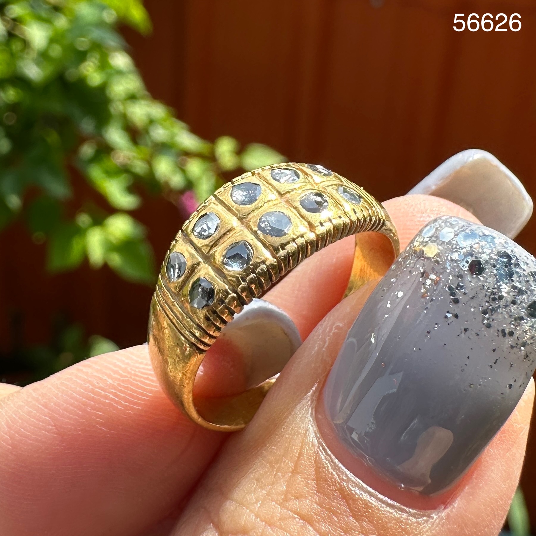 รหัส 56626 แหวน เพชรซีก ทอง90 งานเก่า หลุดจำนำ สวยมาก นน. 6.94 g