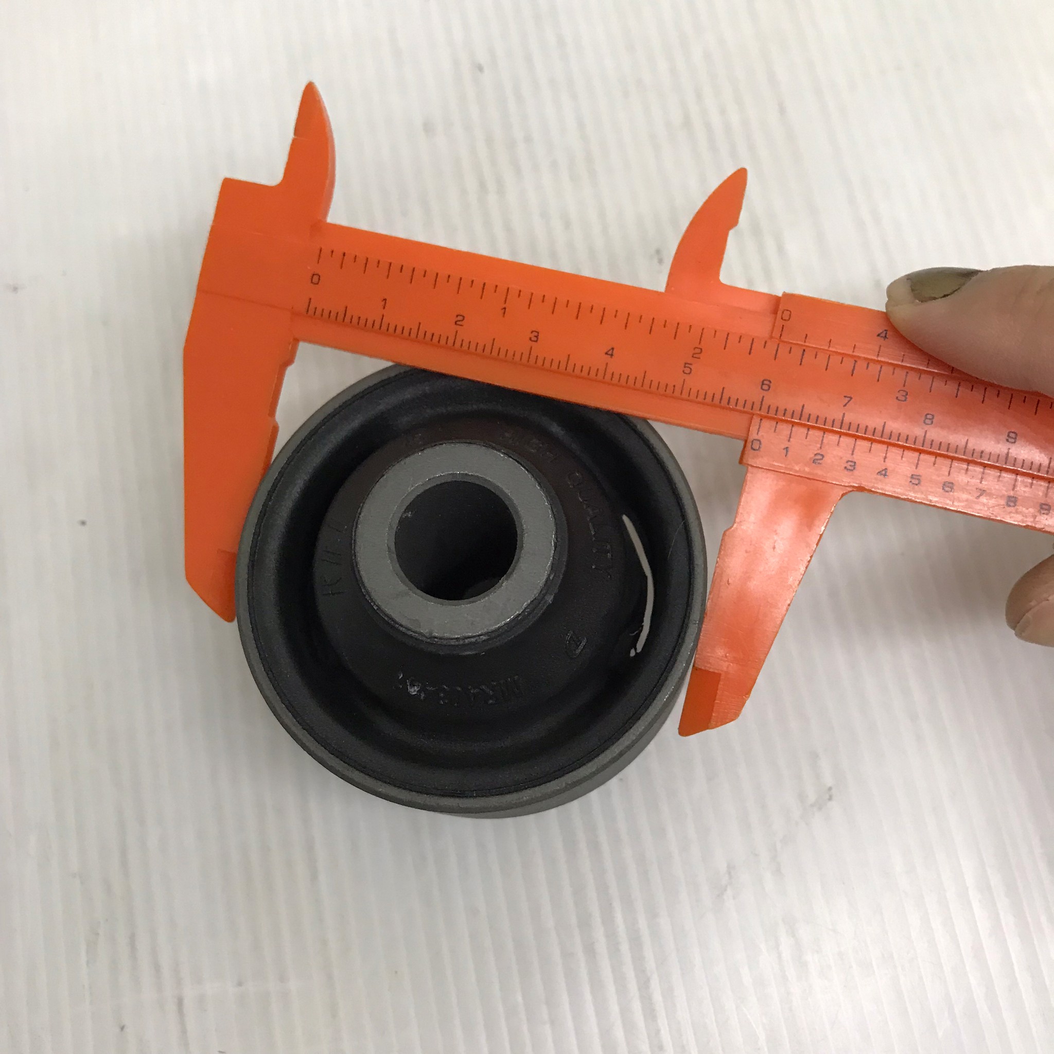 (1ตัว) บู๊ชปีกนก MITSUBISHI ตัวล่าง ตัวใหญ่ CEDIA / CS3 / CS5 ตัวล่าง มิตซูบิชิ ซีเดียร์ / LOWER / BIG ARM BUSHING ยี่ห้อ RBI เบอร์ MR403441 / M24CS3WB