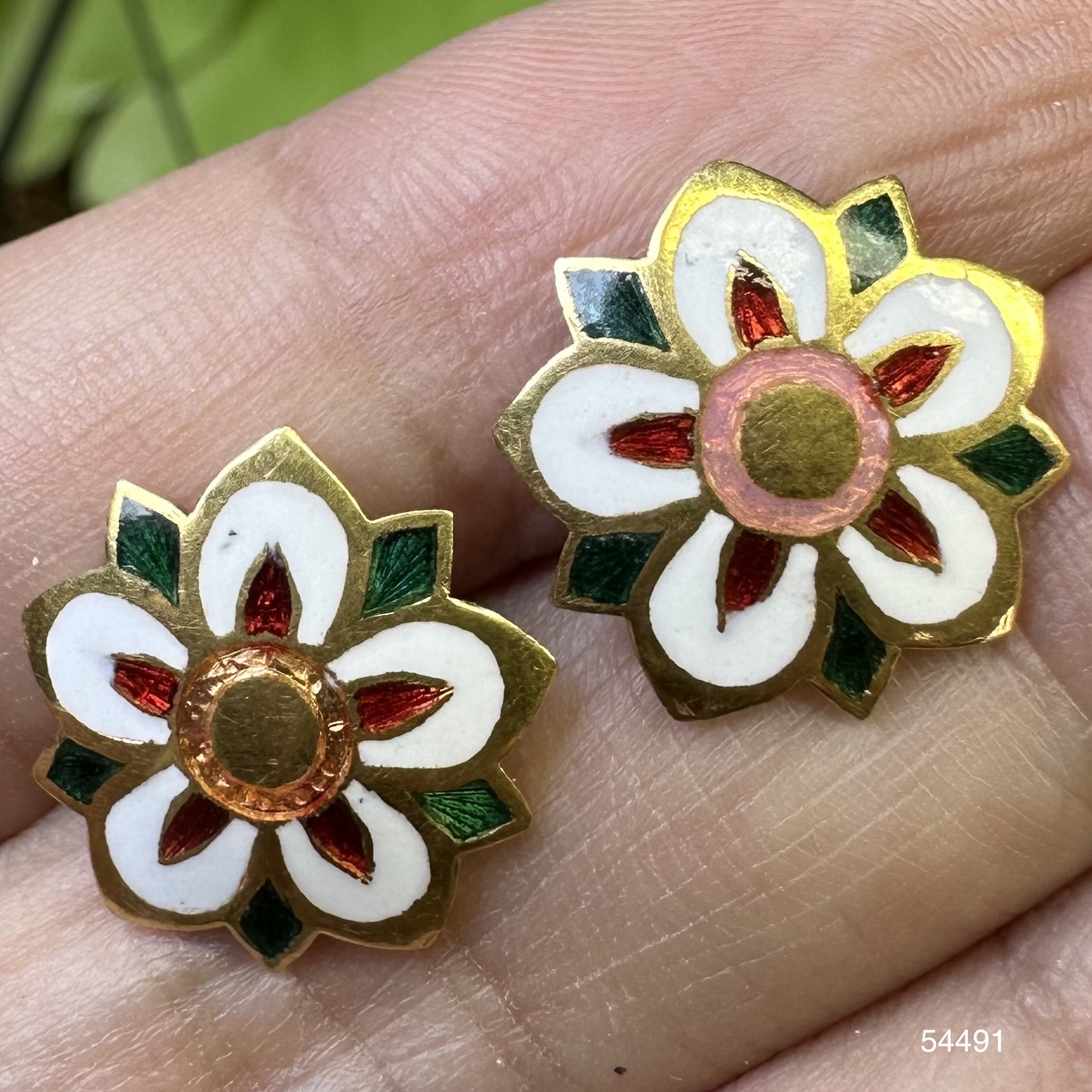 รหัส 54491 ต่างหู ทองลงยา ลายดอกไม้ ทอง90 แป้นเกลียว งานสวยมาก นน. 4.58 g