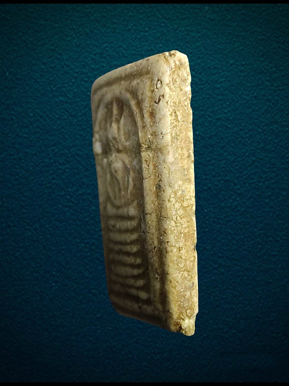 พระสมเด็จวัดเกศไชโย พิมพ์7ชั้น แข้งหมอน