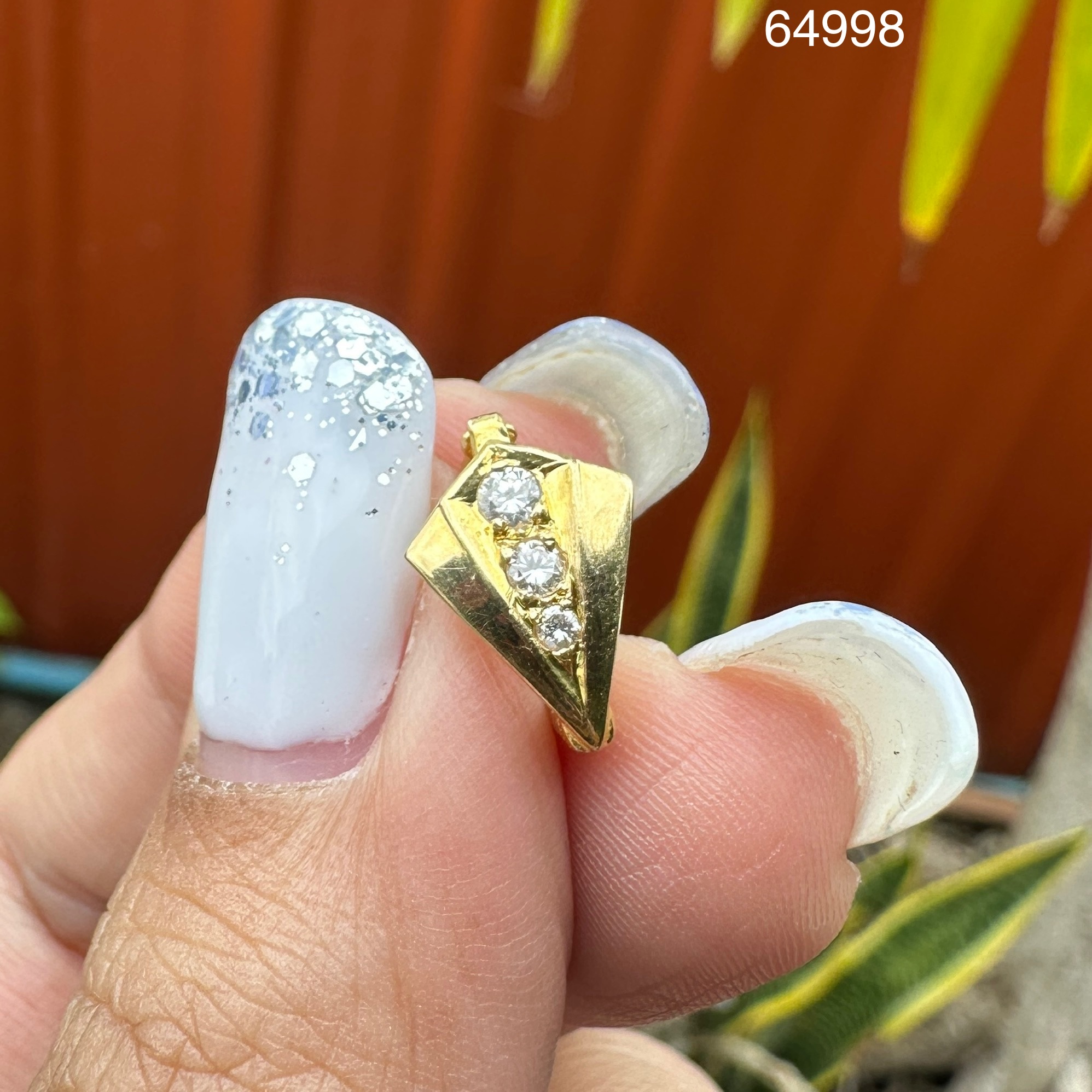 รหัส 64998 ขั้วไหหลำ ฝังเพชร 3 เม็ด 0.09 กะรัต ทอง18K นน. 1.57 g