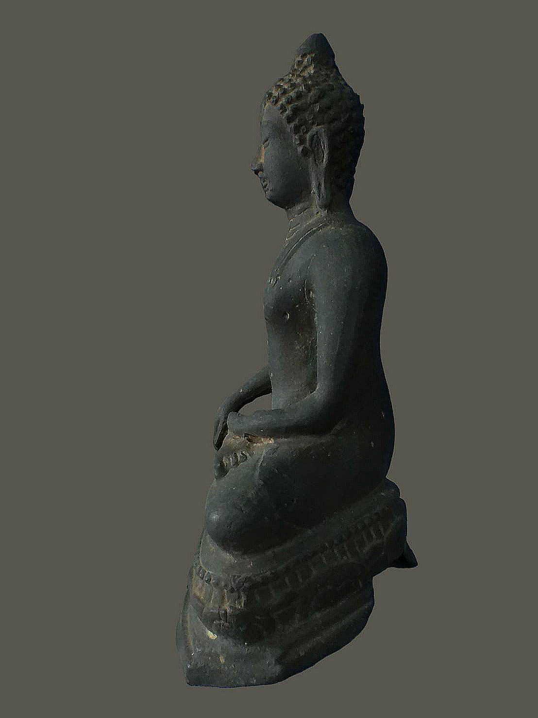 พระบูชาเชียงแสน สิงห์1 เนื้อสำริด ผิวหิ้ง หล่อหนา มีน้ำหนัก ขนาดสูง 8 นิ้ว กว้าง 5 นิ้ว