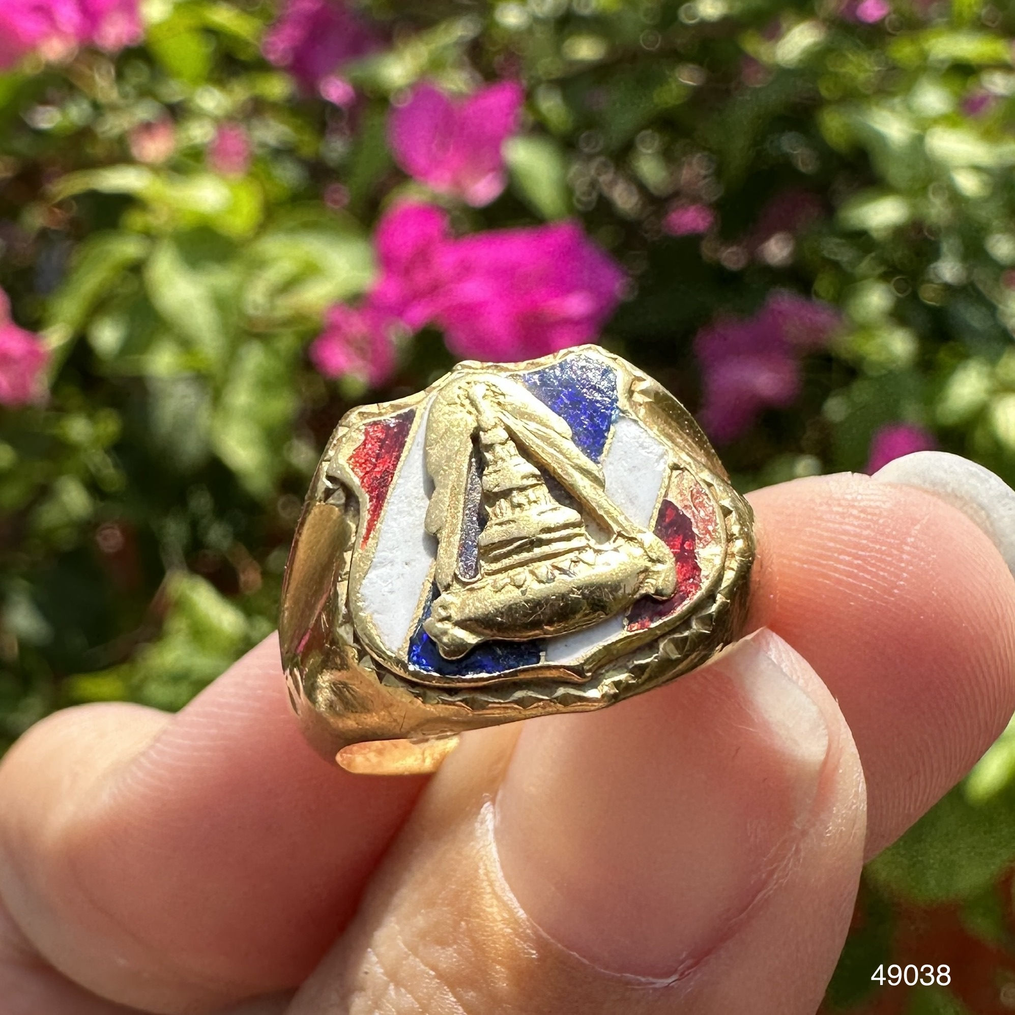 รหัส 49038 แหวน มงกุฏ ลงยา ลายธงชาติ ทอง90 งานเก่า หลุดจำนำ นน. 5.60 g