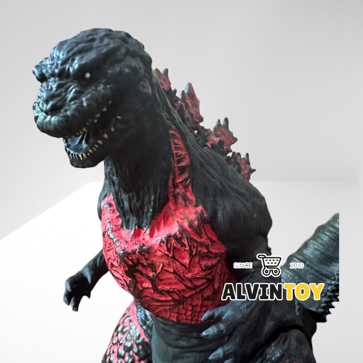 โมเดล Godzilla - ก็อตซิลล่า ตัวใหญ่ สีดำแดง ขนาดความสูง 32 cm. กว้าง 38 cm.