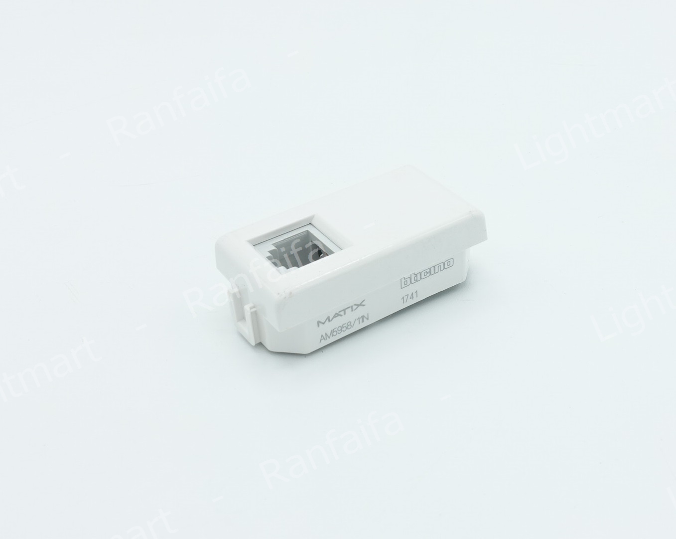 เต้ารับโทรศัพท์ 4C Matix