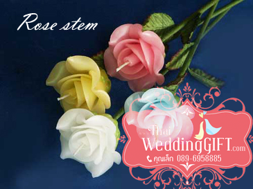 เทียนหอมดอกกุหลาบมีก้าน ดอกตูมและดอกบาน แพ็คถุงแก้ว ผูกเชือกพร้อมใบไม้