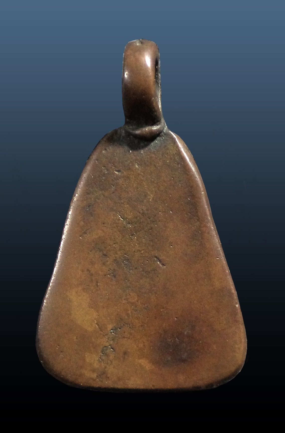 เหรียญหล่อ จอบใหญ่ หลวงพ่อเงิน