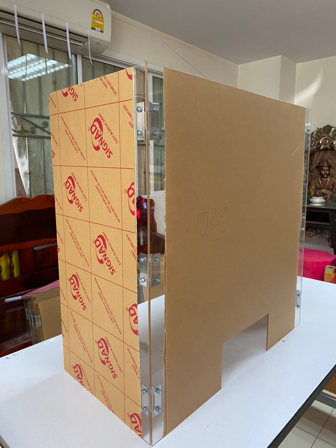 Acrylic Partition 053