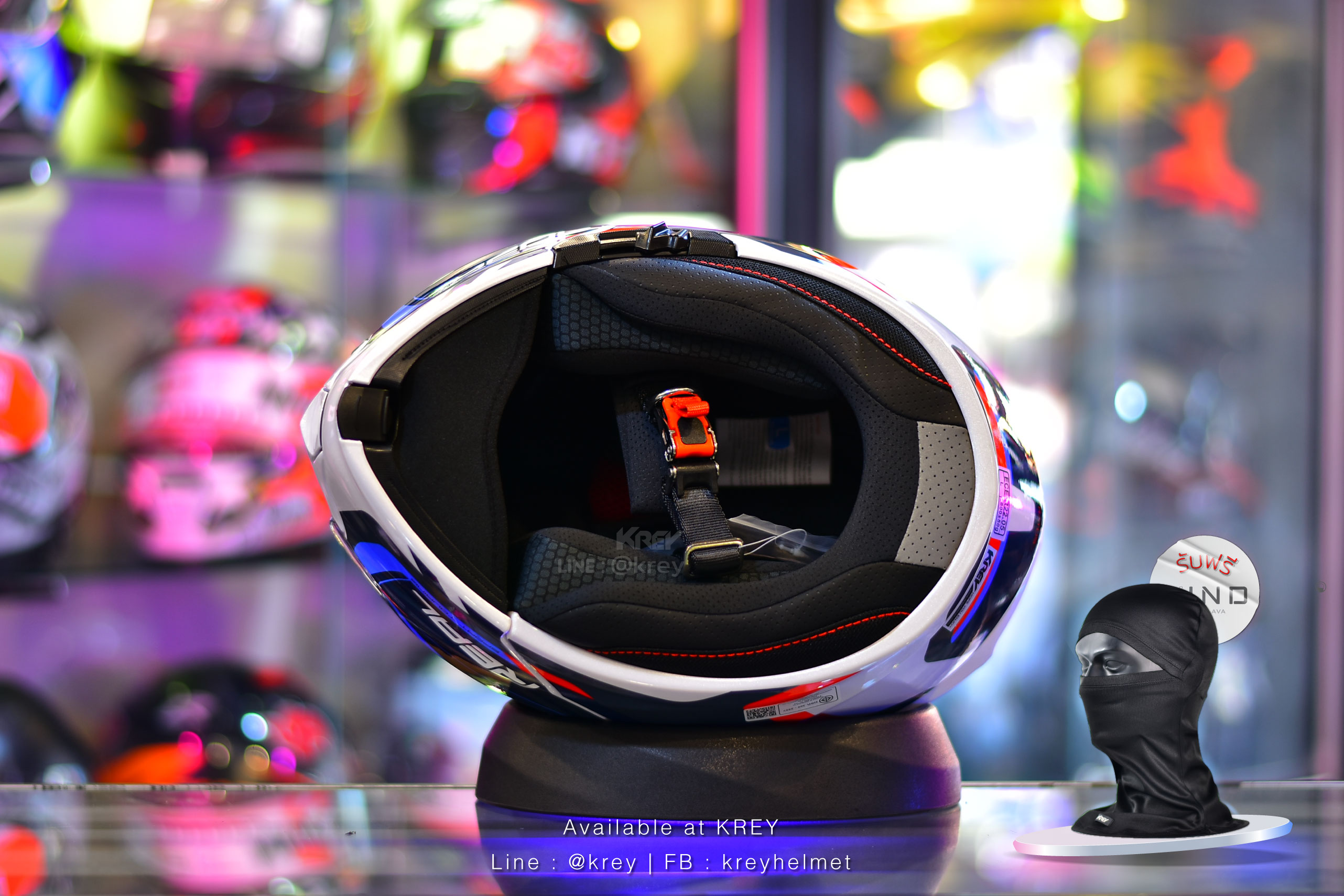 Real model Atlas Stratus White Dark Blue