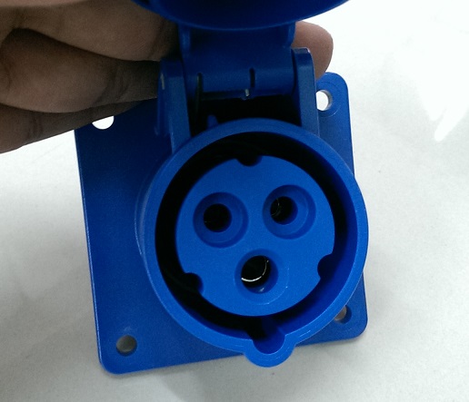 ตัวเมีย ฝังตรง 3P 32A