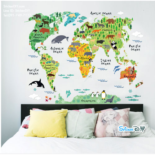 Transparent wall sticker สติ๊กเกอร์ติดผนัง Animal world map (กว้าง95cm.xสูง73cm.)