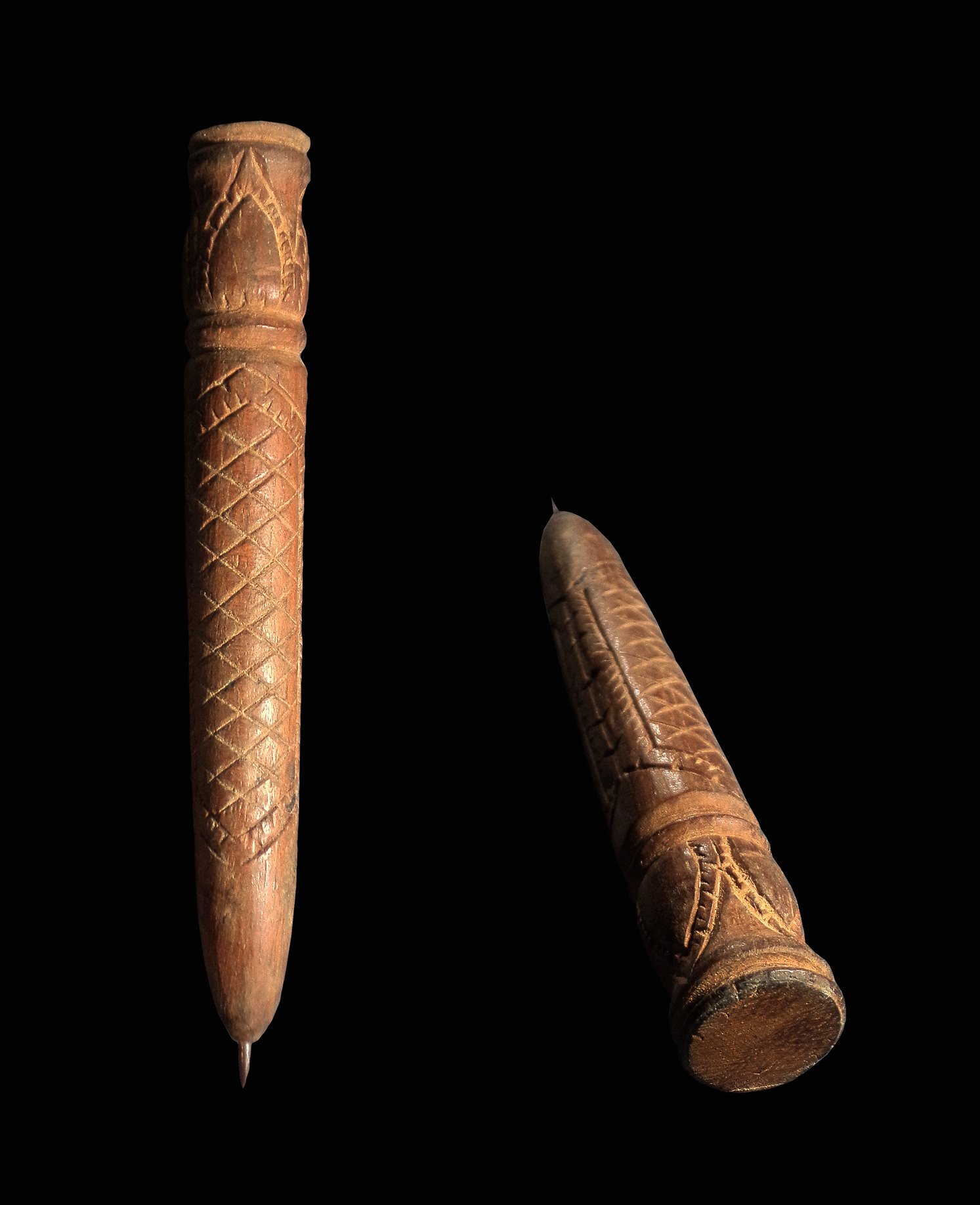 เหล็กจาร ด้ามไม้สักแกะลาย แท้ไม่ทราบเกจิ