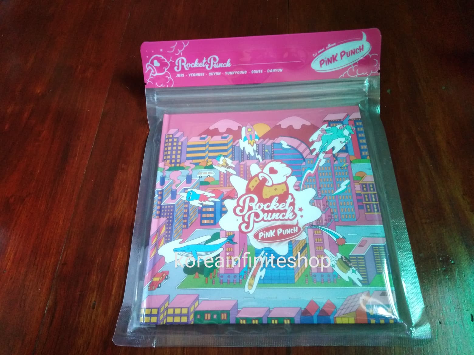 ( พร้อมส่ง ) Rocket Punch 1st Mini Album Pink Punch + Poster