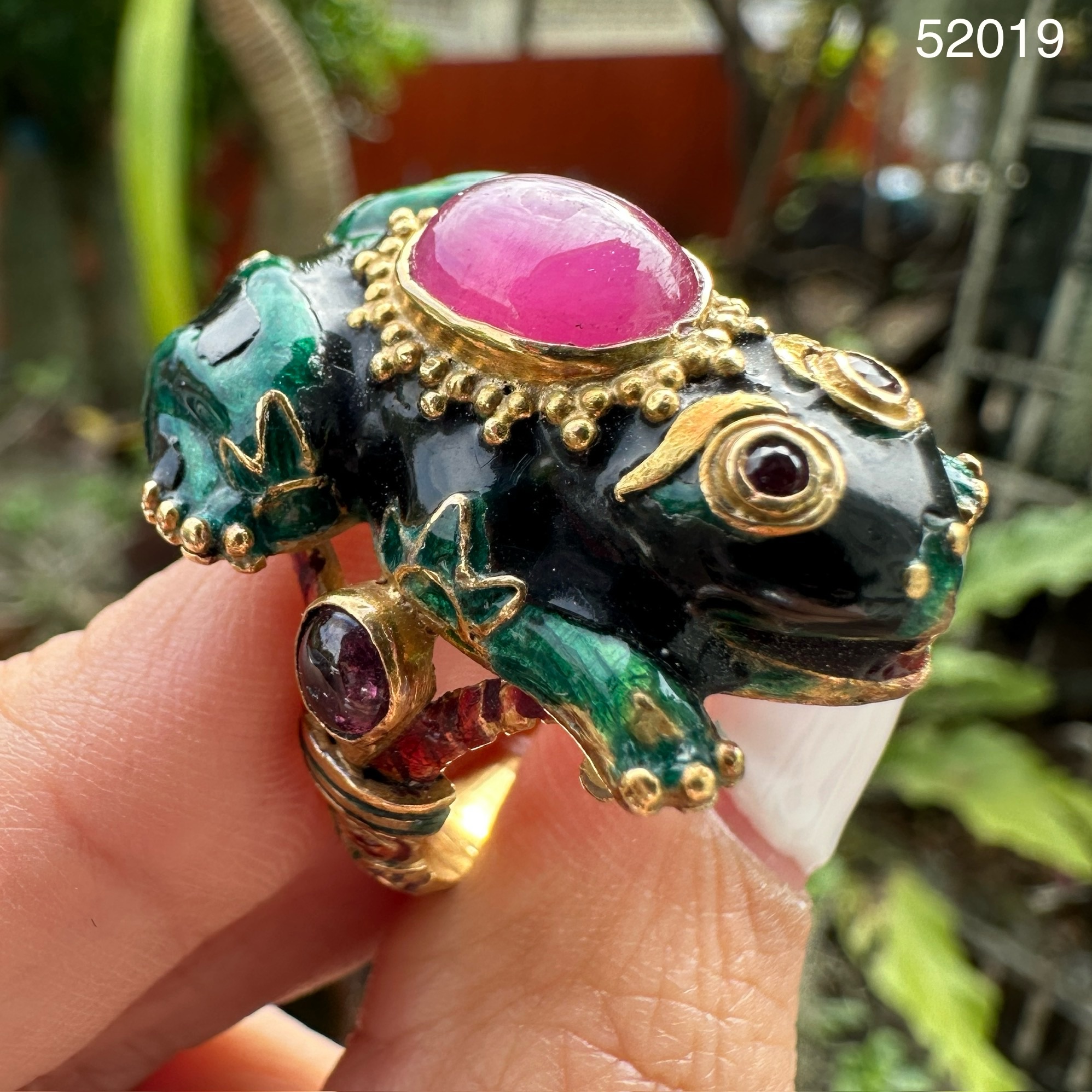 รหัส 52019 แหวน กบ ทองลงยา ตาทับทิม ทอง90 งานสวยมาก นน. 24.00 g