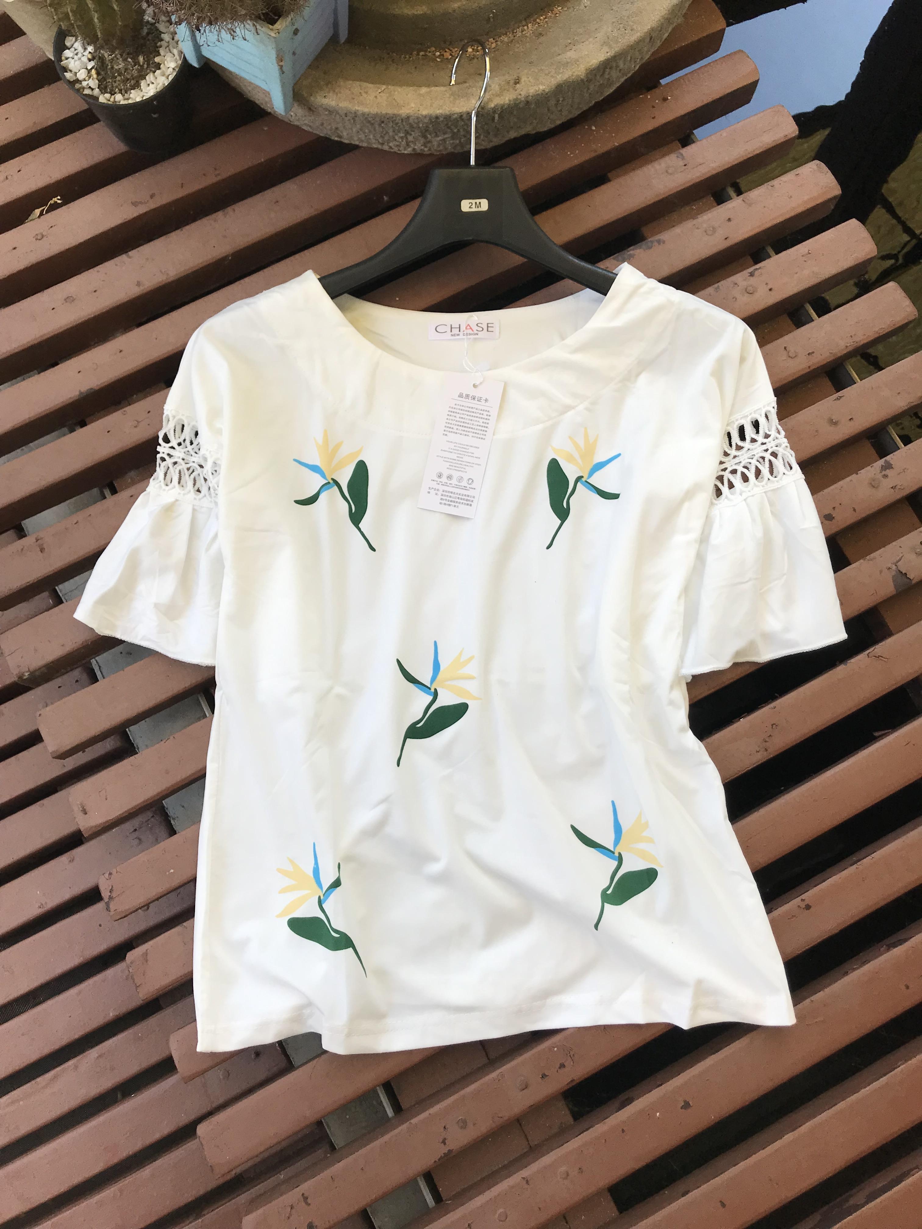 P63831 เสื้อแฟชั่น ผ้ายืดคอทตอนเนื้อนิ่ม สีขาว เทา แขนแต่งโครเชต์
