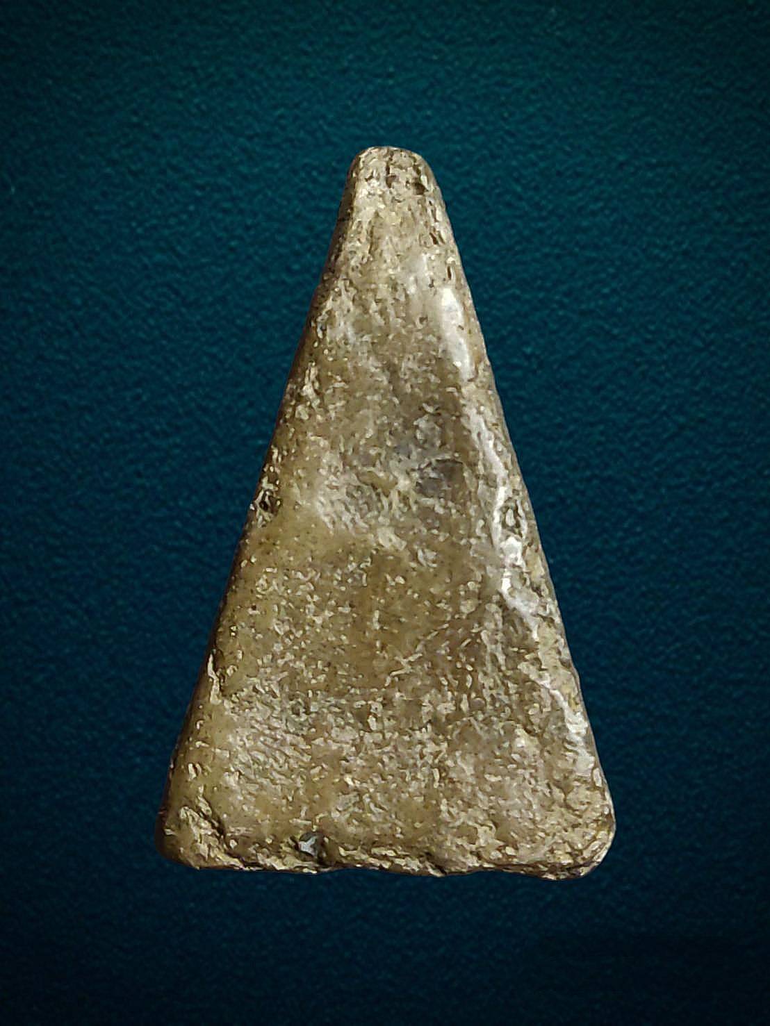 พระนางพญา พิมพ์เข่าโค้ง กรุวัดนางพญา พิษณุโลก