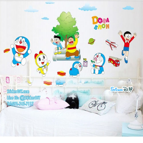 Transparent Wall Sticker สติ๊กเกอร์ติดผนัง Doraemon และผองเพื่อน (กว้าง110cm.xสูง95cm.)
